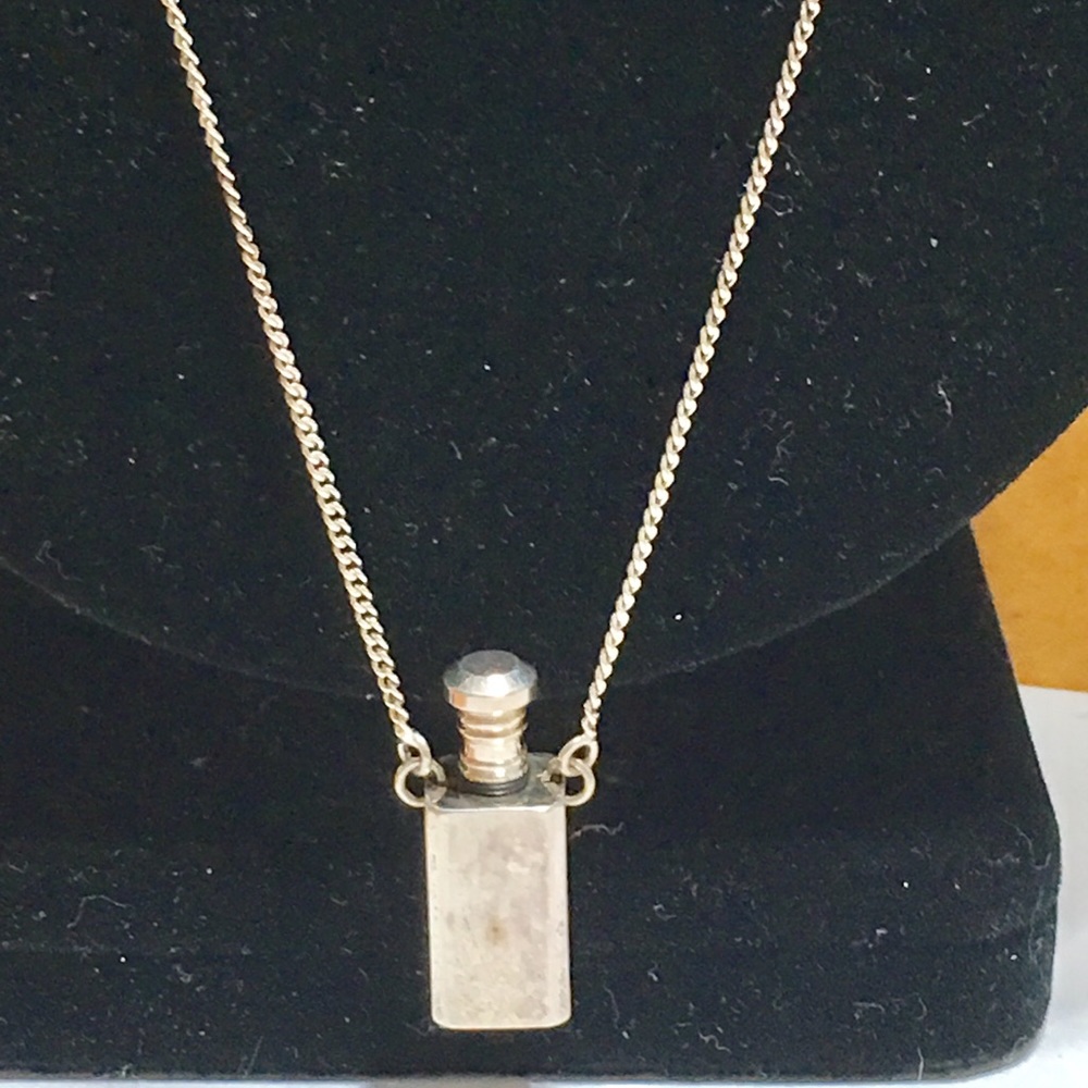 Vintage Silver Necklace and Pendant - Picture 3 of 7